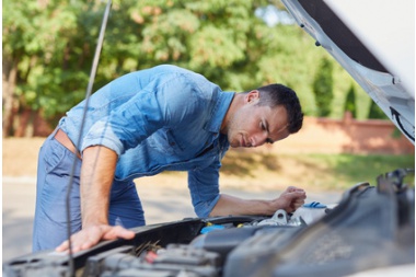 5 malos hábitos que dañan nuestro coche