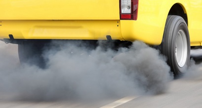 Cómo saber cuándo debo llevar el coche al taller por el color del humo